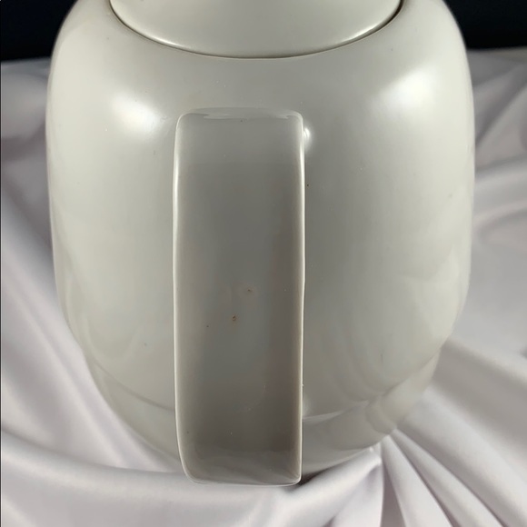 White Teapot - Picture 4 of 7